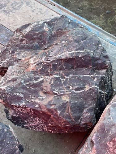 Камни для ландшафтного дизайна красно-фиолетовые 10-60 килограмм купить в Магаданской области