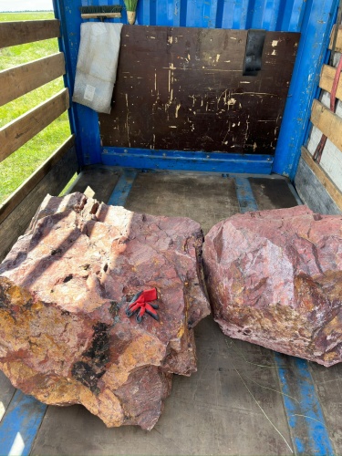 Ландшафтные глыбы красно-фиолетовые 200-1000 килограмм купить в Магаданской области