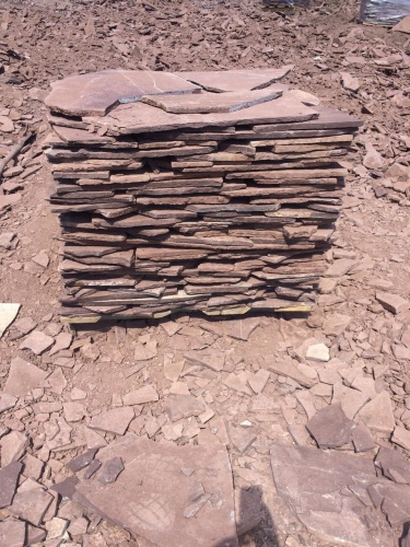 Плитняк лемезит бордовый для цоколя 1,5-2 см купить в Магаданской области