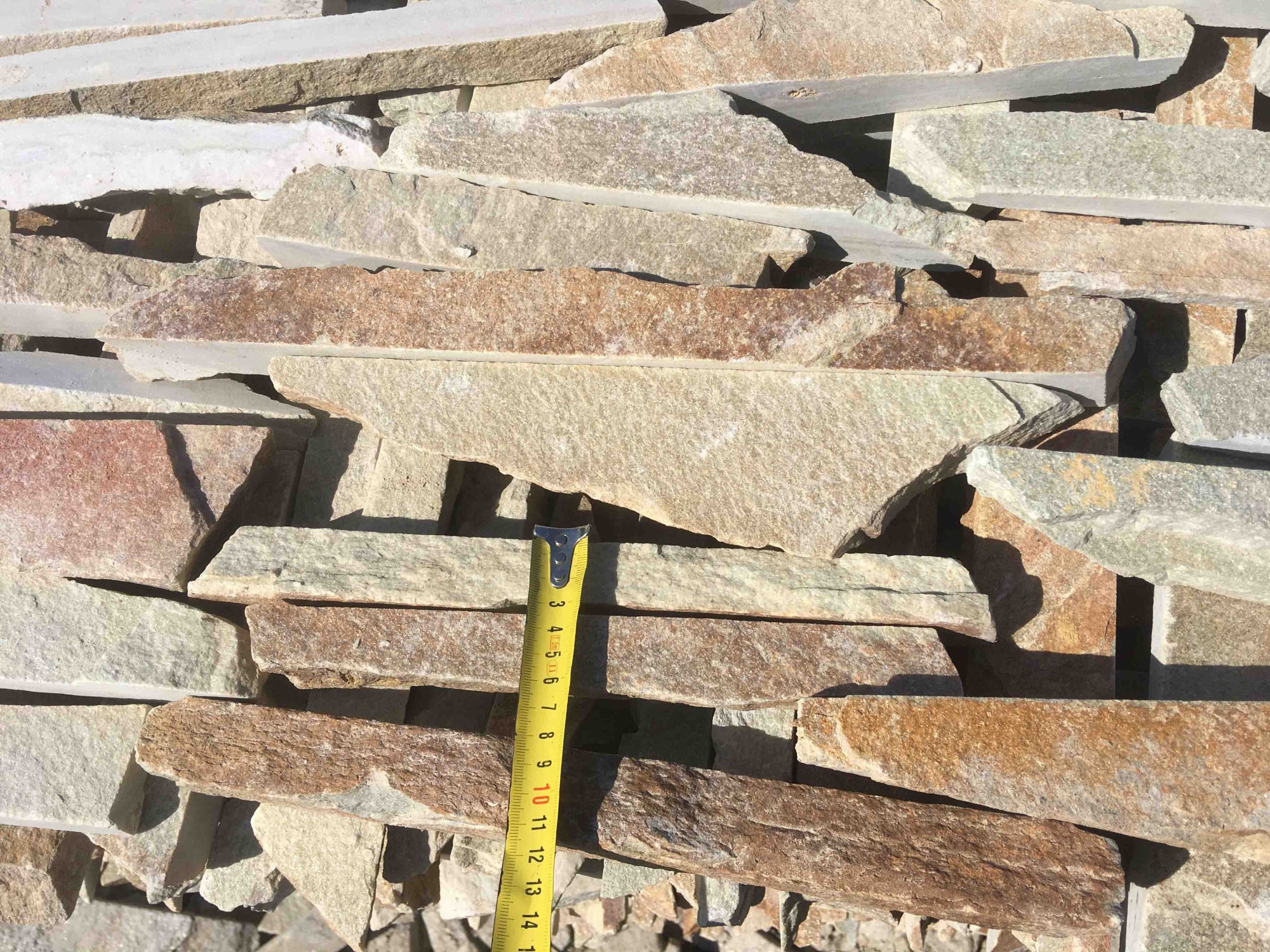 Горбушка златолит золотистый для облицовки купить в Магаданской области