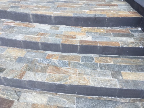 Плитка из Златолита Уральского для лестницы купить в Магаданской области