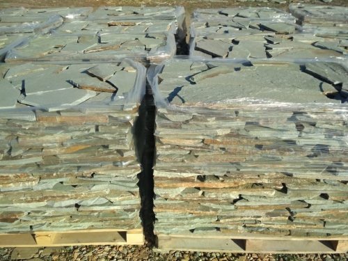 Плитняк златолит зелёный для цоколя, отмостки купить в Магаданской области