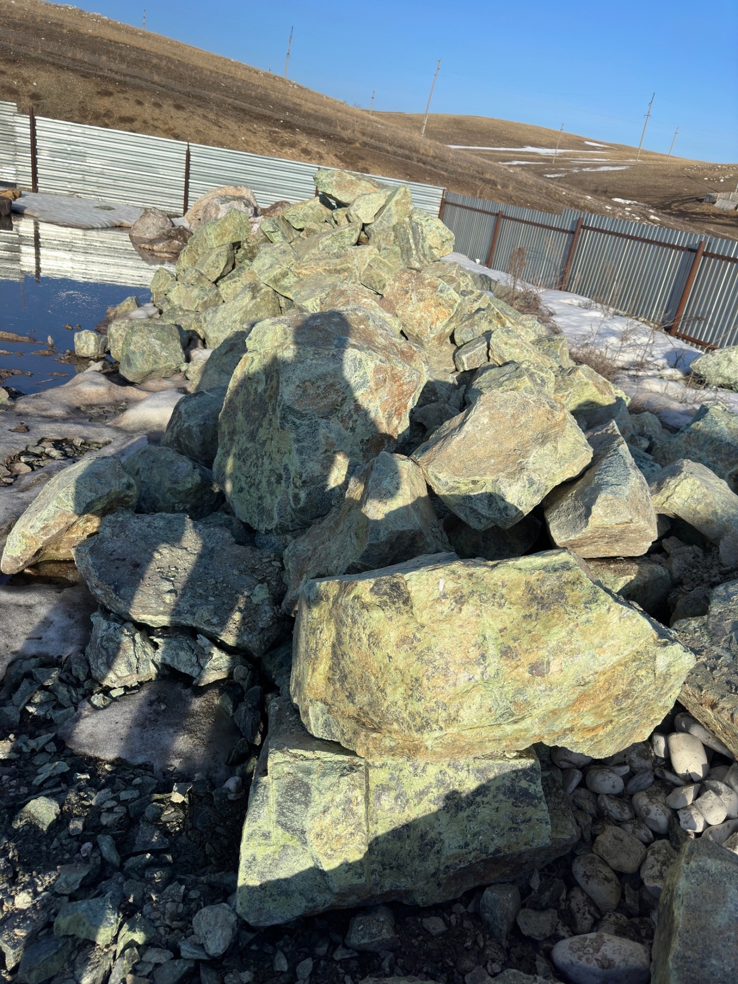 Камни для ландшафтного дизайна зелёные 10-60 килограмм купить в Магаданской области