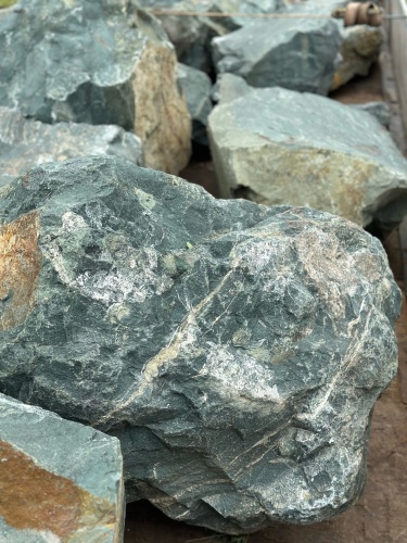 Камни для ландшафтного дизайна зелёные 10-60 килограмм купить в Магаданской области