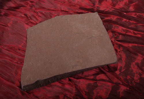 Плитняк лемезит бордовый для цоколя 1,5-2 см купить в Магаданской области