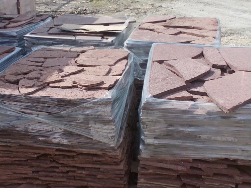 Плитняк лемезит бордовый для облицовки цоколя 20-25 мм  купить в Магаданской области