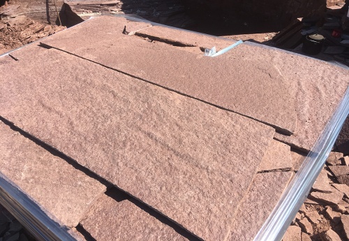 Плитняк лемезит бордовый для облицовки цоколя 20-25 мм  купить в Магаданской области