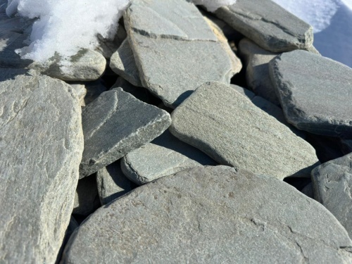 Плитняк златолит зелёный галтованный для цоколя купить в Магаданской области