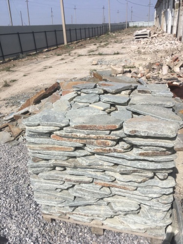 Златолит серебристый галтованный для лестниц купить в Магаданской области