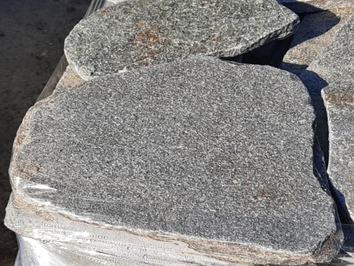 Златолит серебристый галтованный для лестниц купить в Магаданской области