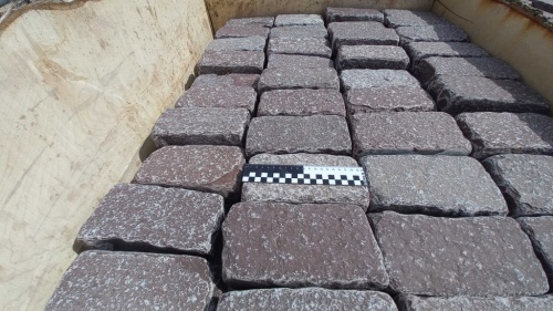 Брусчатка лемезит бордовый колото-галтованная